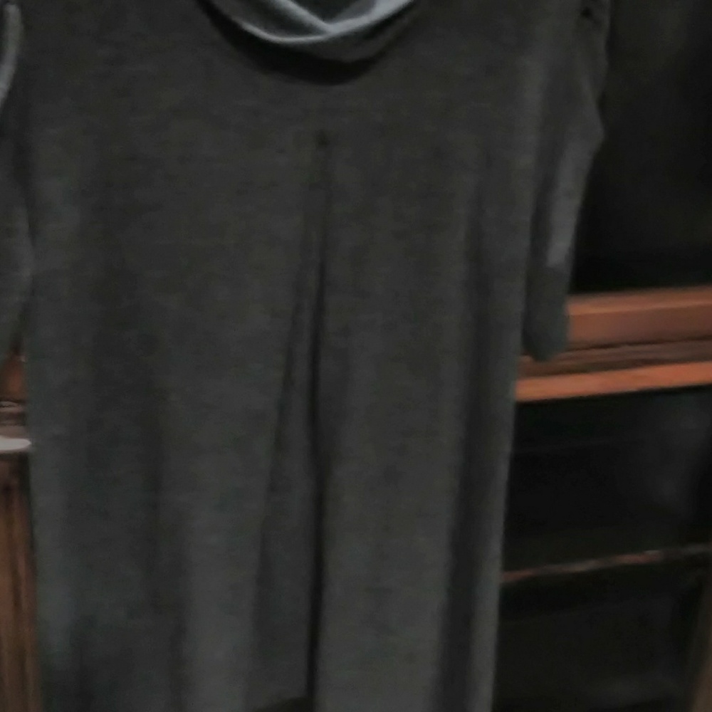 Top - Picture 2 of 3